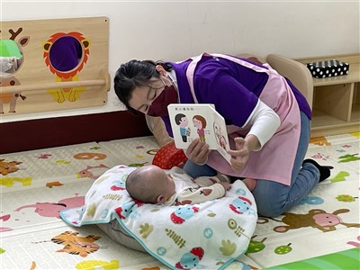 衛福部修托嬰中心契約 童健康不佳家長須配合接回