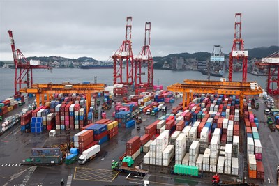 主計長:台灣AI地位頂尖 今年經濟成長率可望趨近6%