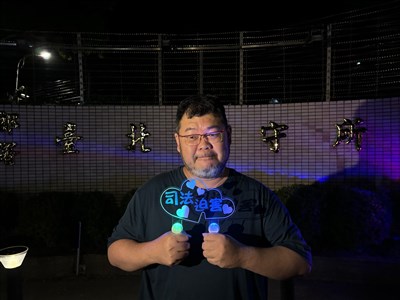 四叉貓直播遭潑飲料 男子公然侮辱罪起訴