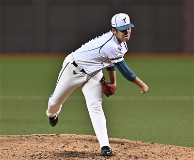 韋宏亮中職一軍初登板奪中繼成功 洪總:心臟大顆