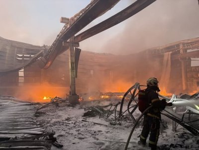 彰化保麗龍倉庫大火 20輛消防車灌救4小時撲滅