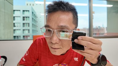 亮度高續航長 立博光電攻AR運動眼鏡藍海