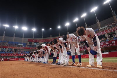 棒球亞錦賽台灣亞軍 林雨力、高育瑋獲個人獎