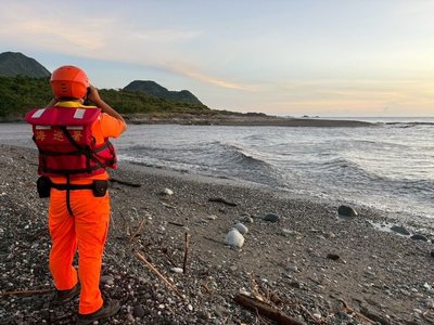 深夜秀姑巒溪出海口乘竹筏 16歲女學生落水失蹤