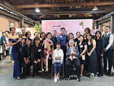 黃光男沙龍展義賣 估捐近50萬元回饋社會