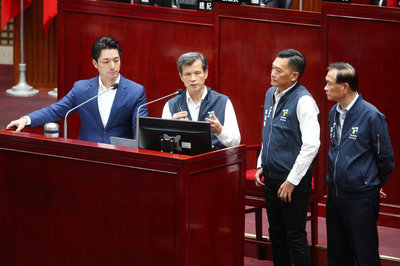 議員指歐洲學校外現納粹旗 北市警局:協助排除