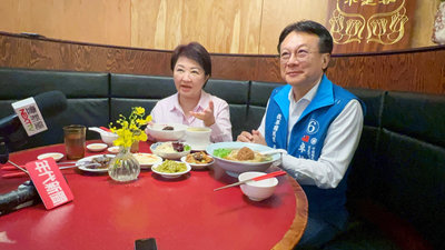 盧秀燕與卓伯源嚐小吃 共同為台中美食加持