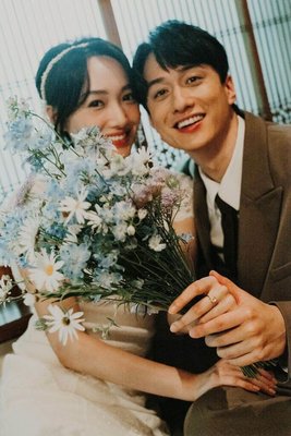 劉俊謙蔡思韵日本完婚 復古婚紗照見證愛情