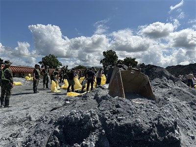 花蓮官員退群惹議 內政部:救災群組功能必要