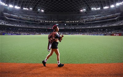 中職冠軍戰的祭品文 籃籃跑3圈大巨蛋兌現承諾
