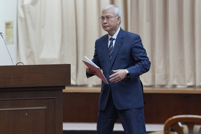 楊金龍:估今年對美順差1200億美元 避免匯率再成把柄