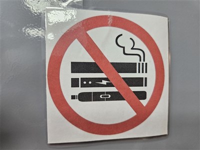 超商違規展示加熱菸載具圖片 董氏批荒腔走板