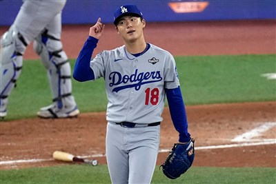 山本由伸飆8K完投勝 MLB世界大賽第2戰道奇追平藍鳥