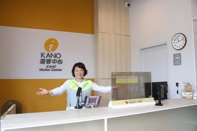 嘉市2遊客中心設AI雙向翻譯機 14國語言開口就通