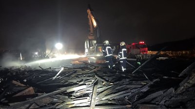 澎湖工地木棧板火警 灌救逾3小時撲滅