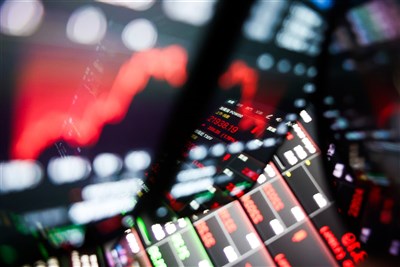 台積電中場紅翻黑　台股開高壓回平盤整理