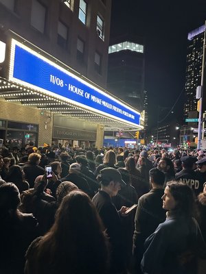 華爾街重金打壓不成　曼達尼靠年輕人改變紐約政治