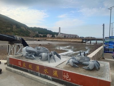 南竿1男子情緒失控下海 警方及時勸阻救回一命