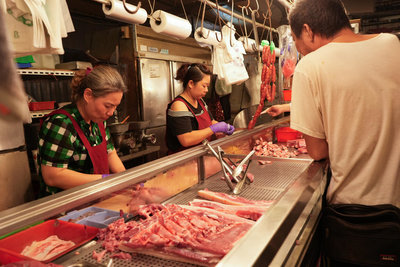 活豬拍賣恢復首日 屏東黃昏市場仍少見溫體肉