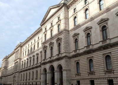 英中外長通話 中方籲「加快解決」緊迫問題