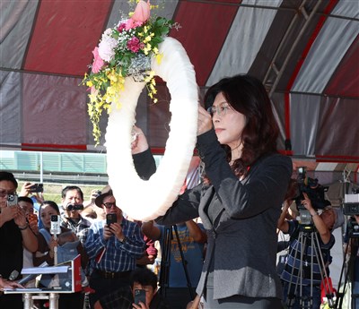 國民黨主席鄭麗文赴秋祭　陸委會：譴責追思共諜