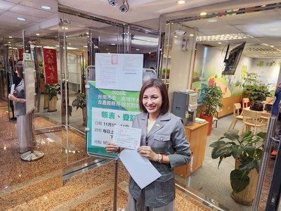 搶頭香完成高雄市長初選登記　邱議瑩：我準備好了