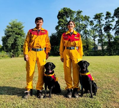 基隆搜救犬兄妹檔　通過國際認證A級評量