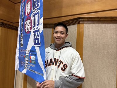 陽念希練二縫線增角度　季後功課加強上半身活動度