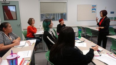 台灣華語教學打入美國市政府　圖書館員用手勢學聲調