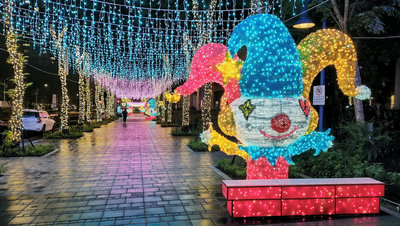 新北耶誕城3D光雕投影秀首演  李雅英現身嗨現場