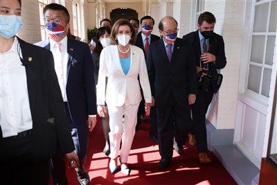 裴洛西2022年訪台　彭博：意外促使日本加強防衛