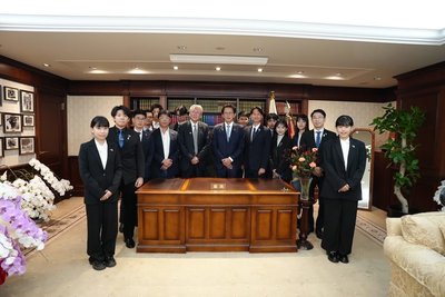 黃國昌訪日交流　到訪高市早苗自民黨總裁辦公室