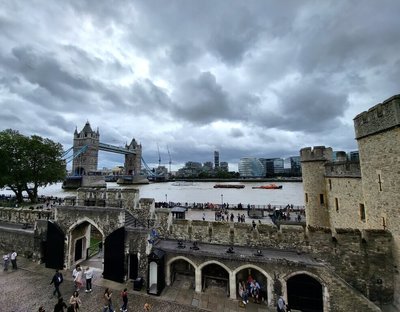 英國擬對過夜旅客徵稅　拓展地方財源