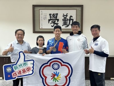 危宇澤奪聽障奧運十項全能銀牌 新竹成德高中喝采