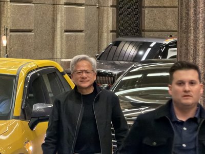 黃仁勳訪台到國賓飯店吃晚餐　自曝「我真的超級累」