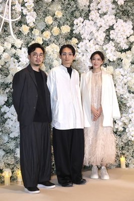 許瑋甯邱澤補辦婚禮如童話故事 回想試婚紗那刻笑了