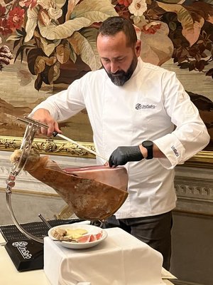 義大利誕生首家「火腿起司學校」 盼傳揚美食文化