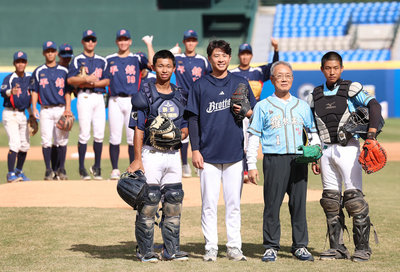 伍立辰黑豹旗開球圓兩個夢　參與歐力士秋訓有收穫