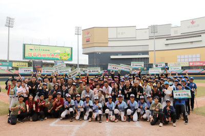 蕭副總統:女子棒球在台灣開花 需社會支持與肯定