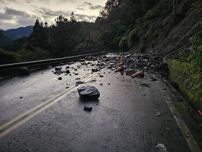 宜蘭太平山遊樂區聯外道路坍塌　預計午後搶通