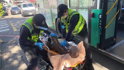 台中1長者搭公車遇煞車摔倒　昏迷送醫