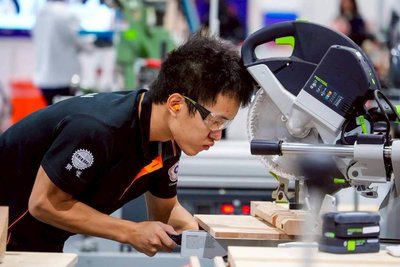 亞洲技能競賽  公東高工家具和門窗木工校友奪金