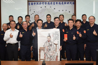 南警追回遭竊神像　市府副秘書長繪贈水墨畫肯定