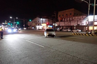 台中清水2行人走斑馬線遭撞　疑駕駛視線死角釀禍