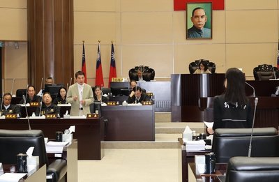 苗縣學生免費營養午餐　鍾東錦允納入校長、班導師