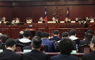 在野要求國情報告即問即答　卓榮泰：總統不能違憲