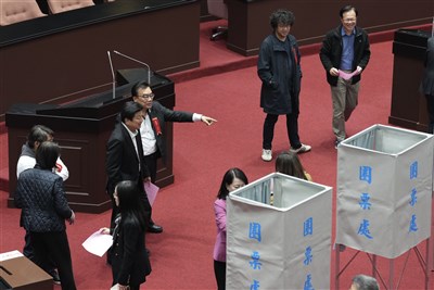 財劃法覆議案遭藍白否決　59票反對50票贊成