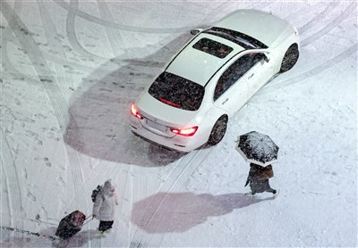 韓國首爾下初雪　連夜大雪致路面結冰連環車禍頻傳