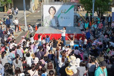 拚彰縣長提名黃秀芳傾聽縣民心聲 陳素月畫縣政藍圖