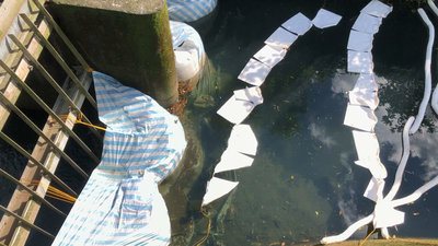 源遠路大排泡沫 台水最快9日抽基隆河原水